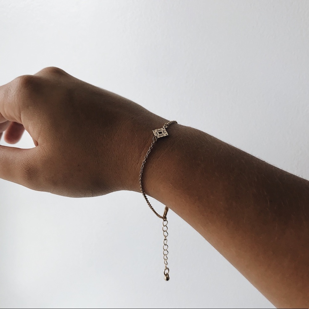 Dainty Bracelet 9”